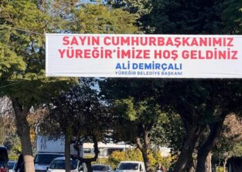 Erdoğan’ın ‘bize katıl’ teklifi götürdüğü CHP’li başkandan ‘hoşgeldiniz’ pankartı