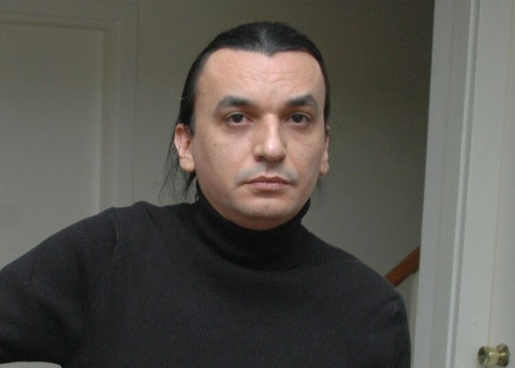 Sanatçı Gökhan Kırdar hastaneye kaldırıldı 1 Sanatçı Gökhan Kırdar hastaneye kaldırıldı
