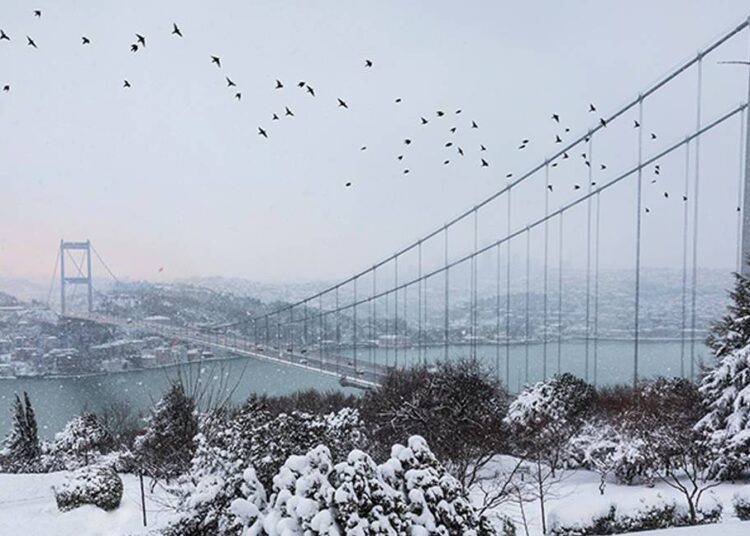 İstanbul için peş peşe kar uyarıları: Çok sayıda uçuş iptal edildi 1 İstanbul için peş peşe kar uyarıları: Çok sayıda uçuş iptal edildi