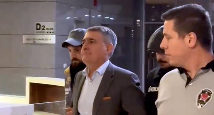 Özgür Özel'den Mehmet Şimşek'e öneri: Slaytına TÜSİAD başkanını da eklesin 1 Özgür Özel’den Mehmet Şimşek’e öneri: Slaytına TÜSİAD başkanını da eklesin