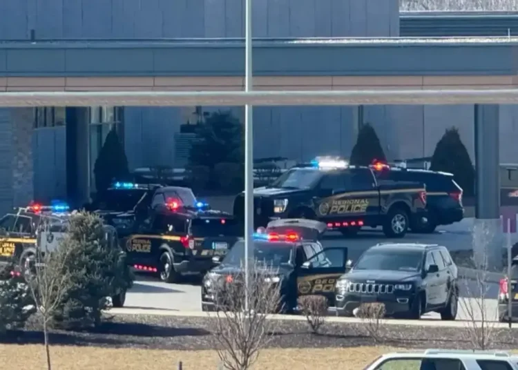 ABD'de hastaneye silahlı saldırı: Çok sayıda yaralı var 1 ABD’de hastaneye silahlı saldırı: Çok sayıda yaralı var