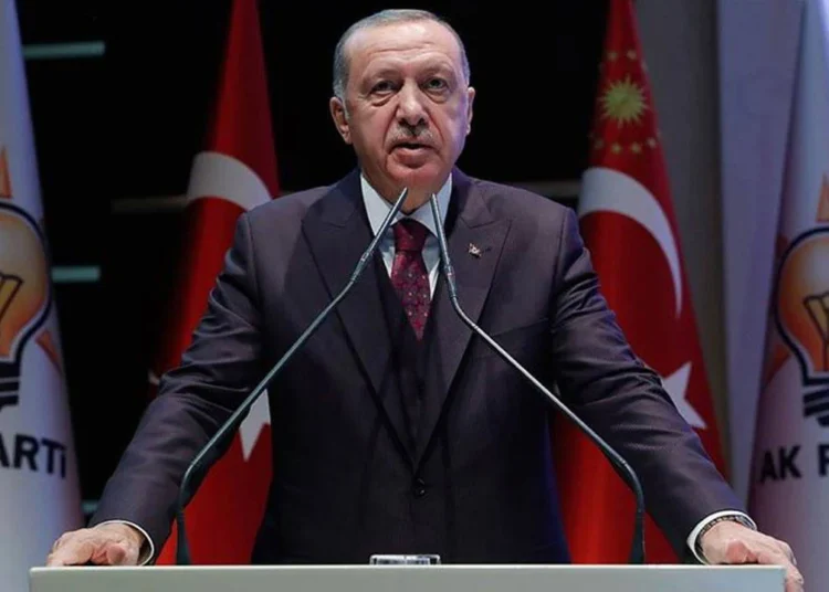 Transferlerin amacı Erdoğan’a yeniden adaylık yolunu açacak çoğunluğa ulaşıp seçim kararı almakmış 1 Transferlerin amacı Erdoğan’a yeniden adaylık yolunu açacak çoğunluğa ulaşıp seçim kararı almakmış