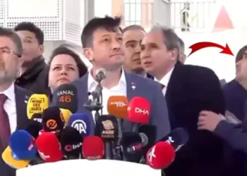 Deprem anmasına giden bakanlar, aniden çıkan fırtınadan korkup böyle kaçtı!