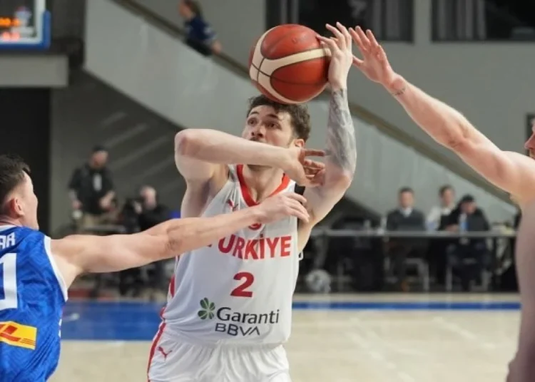 Tat vermediler! ‘12 Dev Adam’ İzlanda'ya 83-71 yenildi 1 Tat vermediler! ‘12 Dev Adam’ İzlanda’ya 83-71 yenildi