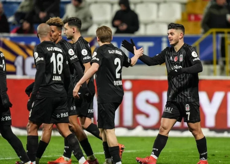 Beşiktaş maçın ilk dakikasında yediği golü çıkarmasını bildi 1 Beşiktaş maçın ilk dakikasında yediği golü çıkarmasını bildi
