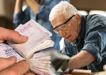 Sigortası 1 Ekim 2008 sonrası olanlar için kötü haber: Emekli olup çalışırlarsa maaşları kesilecek