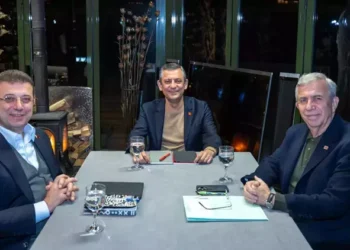 CHP’de kritik buluşma! Özgür Özel, Ekrem İmamoğlu ve Mansur Yavaş 1,5 saat görüştü