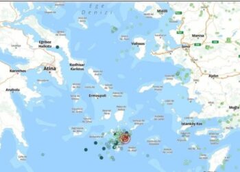 Ege bütün gece sallandı! Son 13 saatte büyüklükleri 3,5 ile 5 arası değişen 13 deprem