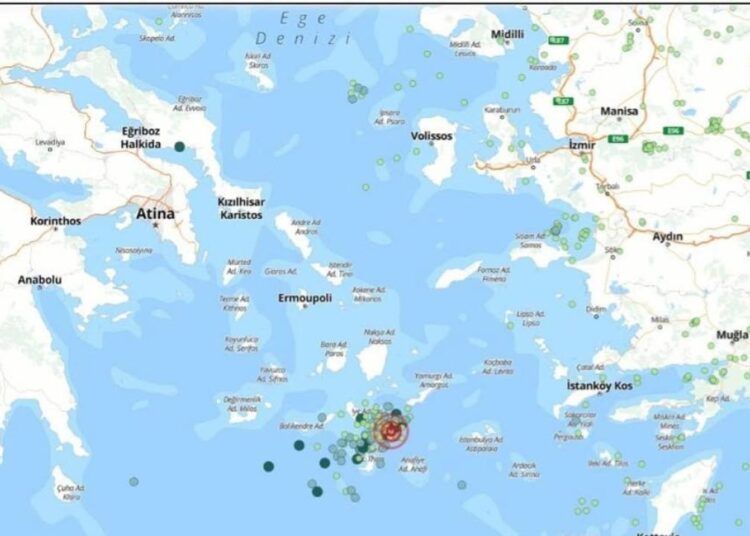 Ege bütün gece sallandı! Son 13 saatte büyüklükleri 3,5 ile 5 arası değişen 13 deprem