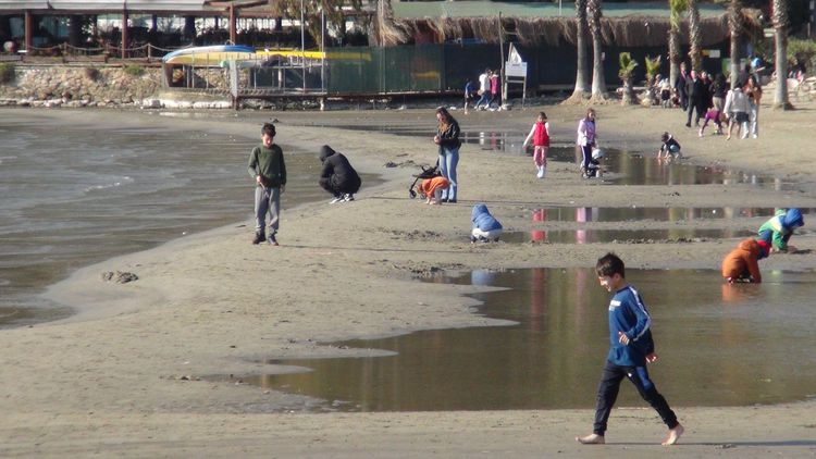 Ege bütün gece sallandı! Akyaka’da deniz suyu 15 metre çekildi 2 Ege bütün gece sallandı! Akyaka’da deniz suyu 15 metre çekildi