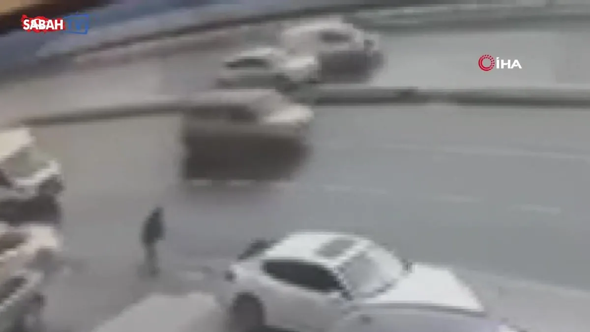 Eşiyle araçta tartışıp yolda indi, kazada hayatını kaybetti 2 Eşiyle araçta tartışıp yolda indi, kazada hayatını kaybetti