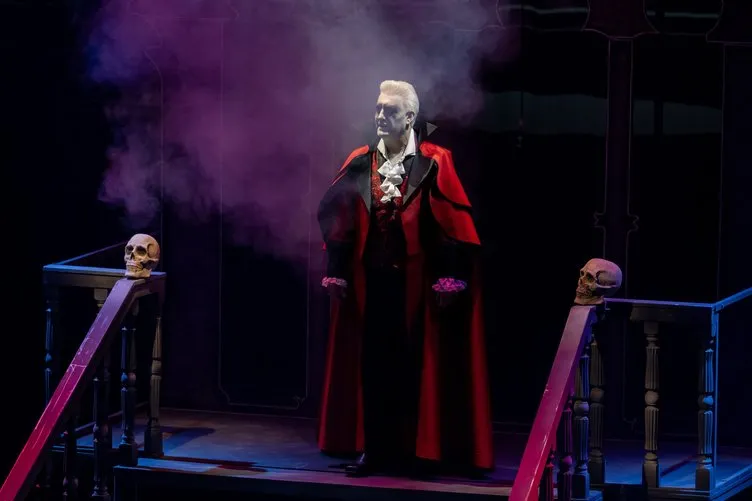 Tamer Karadağlı, Dracula oldu 4 Tamer Karadağlı, Dracula oldu