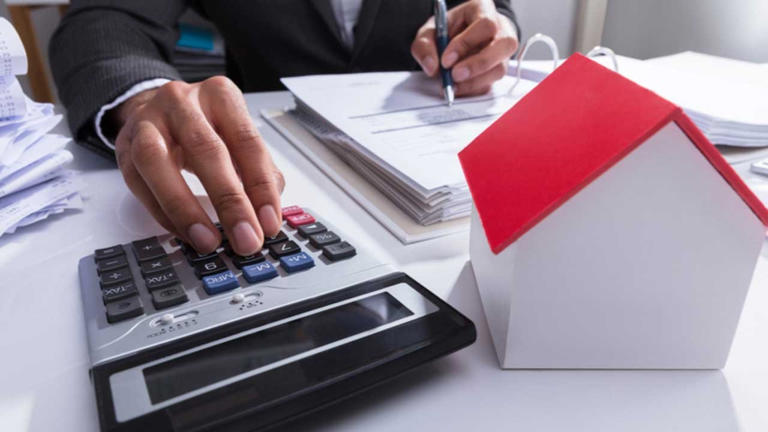 Emekli öğretmenler, emlak vergisinden muaf tutulacak; detaylar nedir?