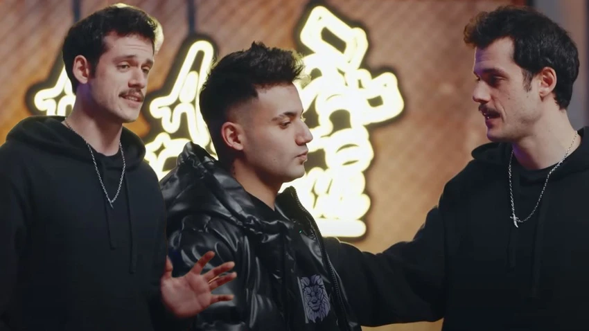 80 bin TL için alnına ‘enayi’ dövmesi yazdırdı