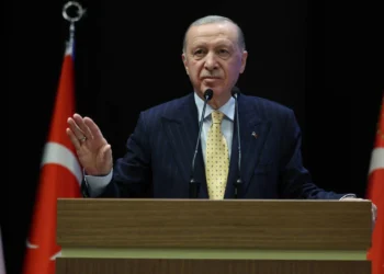 Erdoğan’dan Özgür Özel’e: Başkomutan olarak sana sesleniyorum; ayaklarını denk al, almazsan…