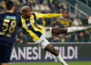 Kasımpaşa’yı 3-1 yenen Fenerbahçe, derbiye moral avantajıyla çıkıyor