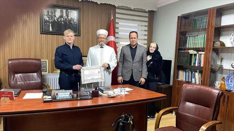 Türk kadınla evlenen Finlandiyalı, Müslüman olup ismini Alp Arslan yaptı
