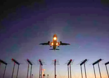 Gaziantep Havalimanı’nda ‘tanımlanamayan cisim’ uçuşları durdurdu