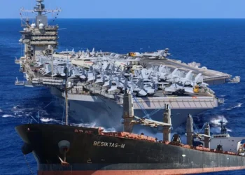 Türk ticaret gemisi ABD uçak gemisiyle çarpıştı! Hasar ve can kaybı yok