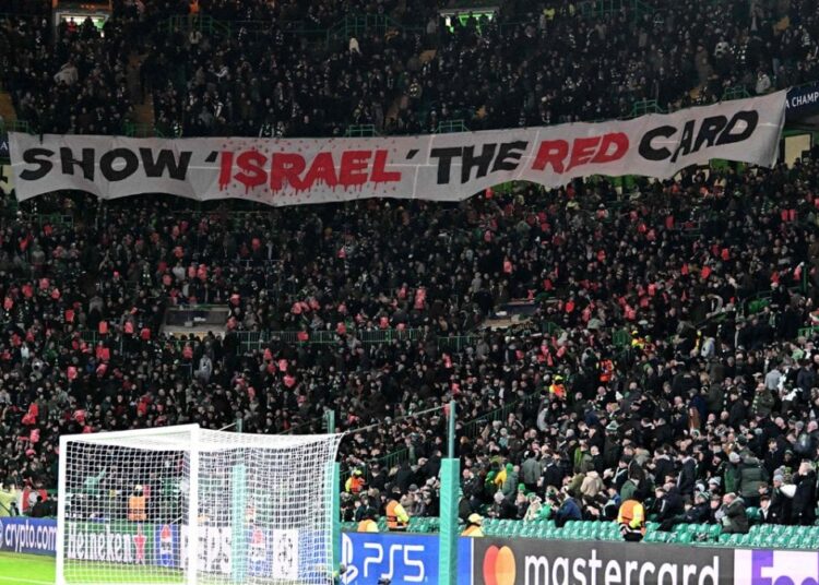 Şampiyonlar Ligi maçında Celtic taraftarları İsrail’e ‘kırmızı kart’ gösterdi