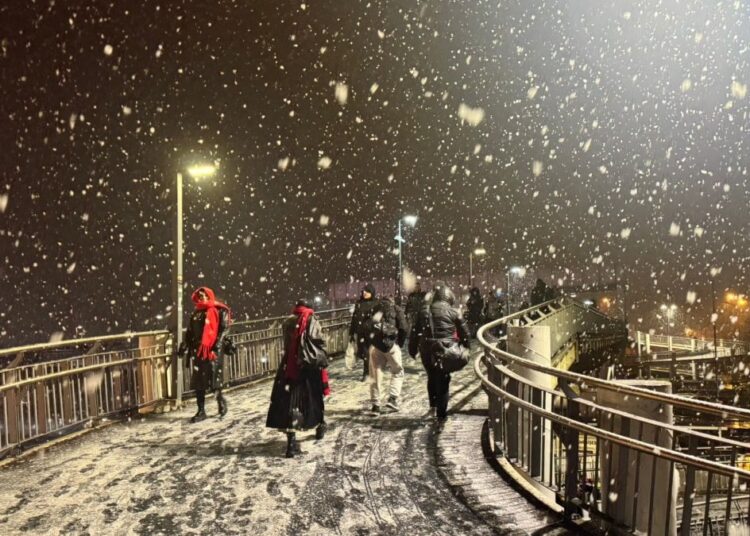 Kar yağışı sürüyor… 20 ilde okullar tatil! Meteorolojiden 16 il için uyarı 1 Kar yağışı sürüyor… 20 ilde okullar tatil! Meteorolojiden 16 il için uyarı