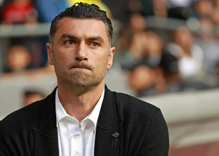 Burak Yılmaz, çalıştırdığı takımı iki hafta sonra bırakıyor 1 Burak Yılmaz’a ilk maçında kırmızı kart şoku! Fenerbahçe maçında kulübede olmayacak