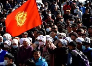 Kırgızistan’da çarşaf, burka ve dinin siyasete alet edilmesi yasaklandı