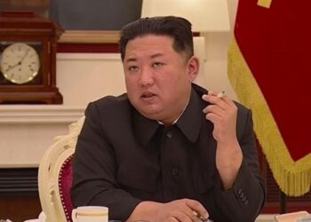 Sigara yasağı, Kuzey Kore lideri için geçerli değil!