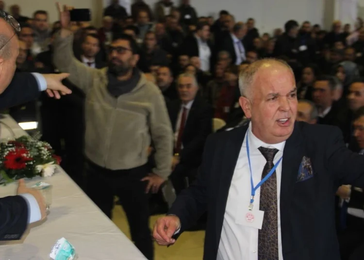 Manisalı esnaflar başkan maaşını 120’den 60 bine indirdi! Darısı diğer yüksek maaş alanların başına 1 Manisalı esnaflar başkan maaşını 120’den 60 bine indirdi! Darısı diğer yüksek maaş alanların başına