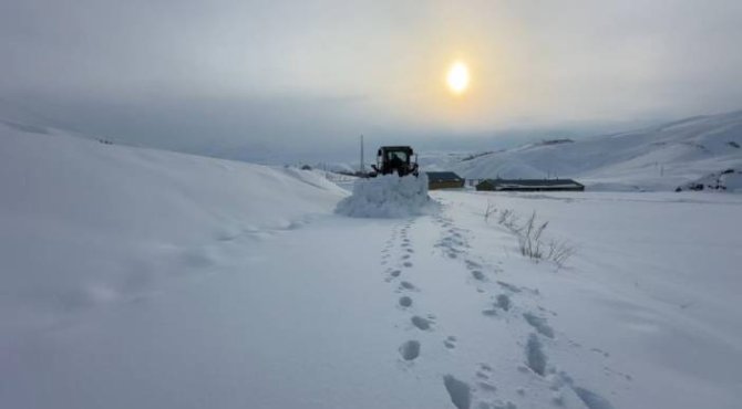 Köyde tek başına! 4 ay sadece makarna yiyerek hayatta kaldı