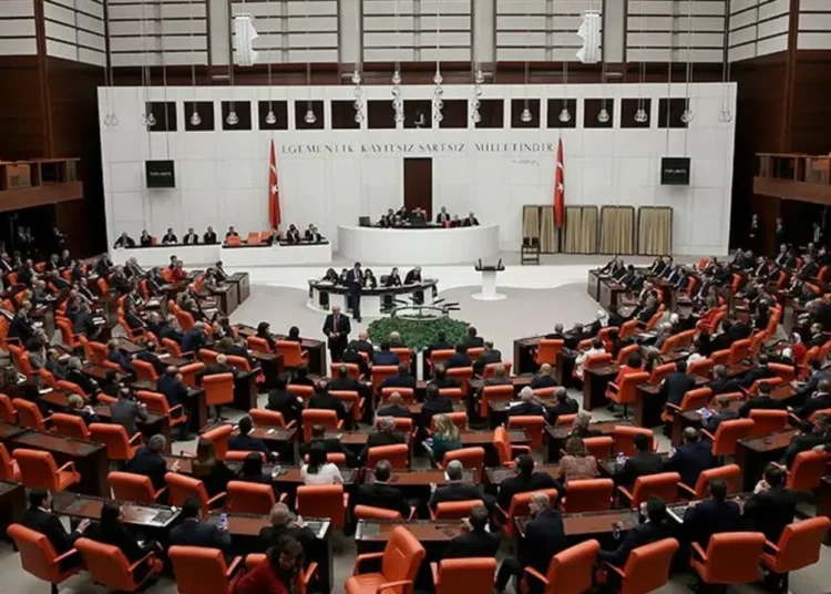 Milletvekili maaşı 196 bin 775 oldu 1 Milletvekili maaşı 196 bin 775 oldu