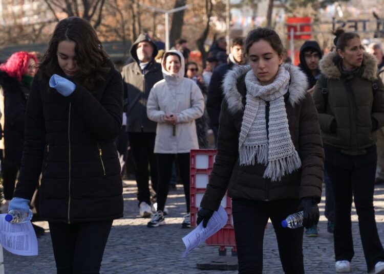 Asker olabilmek için yarışan kızların sayısı erkeklerden 44 bin fazla 1 Asker olabilmek için yarışan kızların sayısı erkeklerden 44 bin fazla