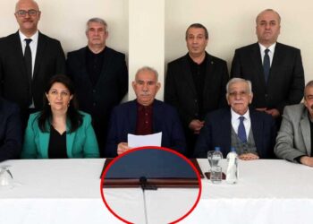 Öcalan’ın fotoğrafındaki mikrofon detayı yeni iddiaları beraberinde getirdi