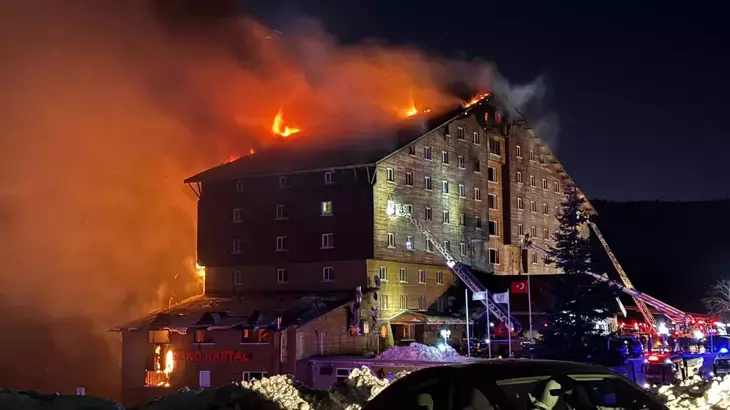 Kartalkaya otel yangını ile ilgili 2 kişi daha gözaltına alındı 1 Kartalkaya otel yangını ile ilgili 2 kişi daha gözaltına alındı