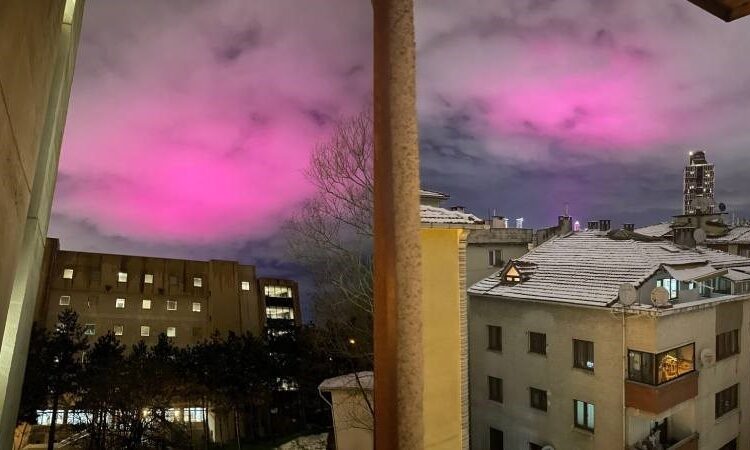 İstanbul'da gökyüzünde görülen pembe bulutların sebebi anlaşıldı 1 İstanbul’da gökyüzünde görülen pembe bulutların sebebi anlaşıldı