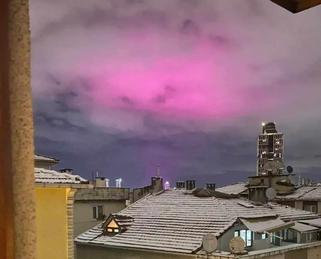 İstanbul'da gökyüzünde görülen pembe bulutların sebebi anlaşıldı