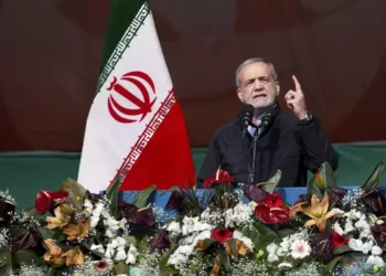 İran Cumhurbaşkanı Pezeşkiyan, Türkçe şiir okuyunca uyarıldı