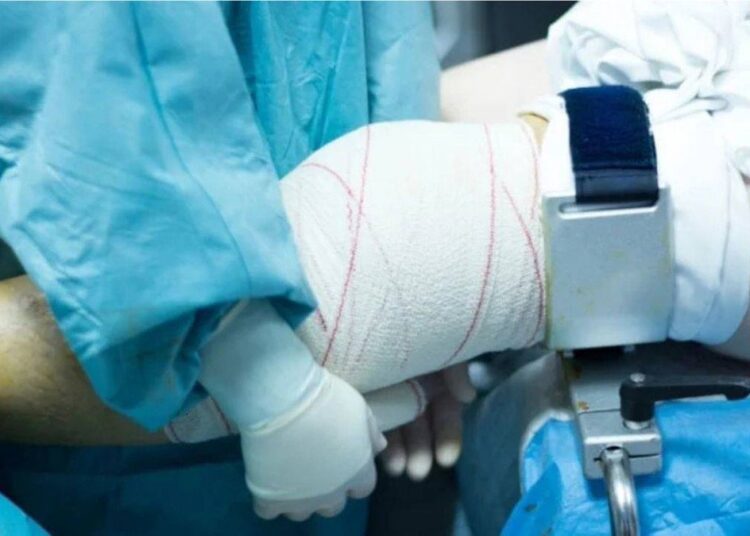 Ortopedi servisinde en az 75 hastanın sağlam kemiğine platin takmışlar