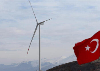 600 tonluk dev türbinler, rüzgarı elektriğe dönüştürüyor