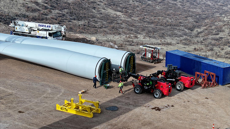 600 tonluk dev türbinler, rüzgarı elektriğe dönüştürüyor