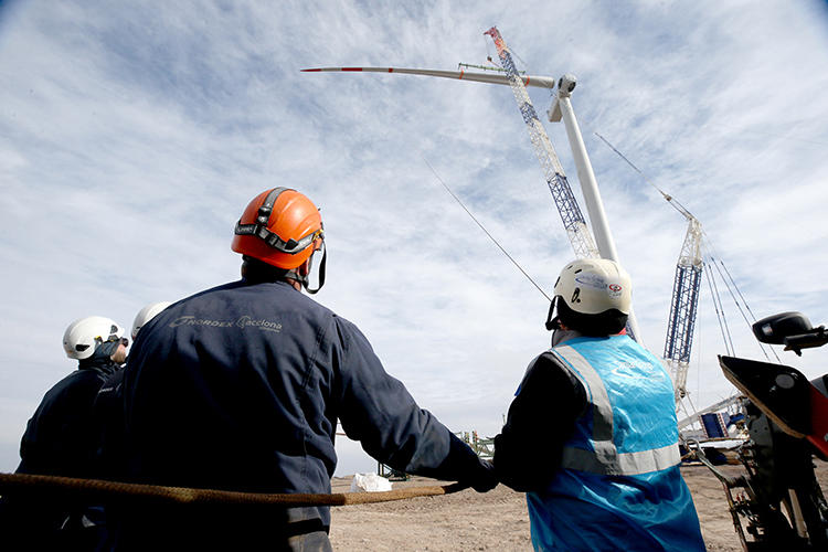 600 tonluk dev türbinler, rüzgarı elektriğe dönüştürüyor