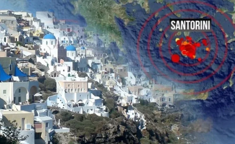 Santorini diken üstünde: Olağanüstü hal ilan edildi, binlerce kişi adayı terk etti