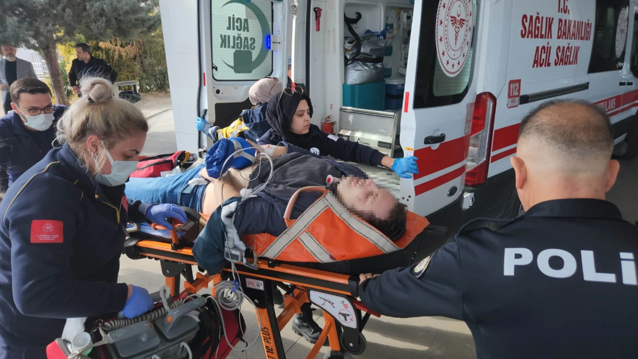 Selçuk Üniversitesi'nde silahlı saldırı! Dekan yardımcısı, eski öğrenci tarafından vuruldu