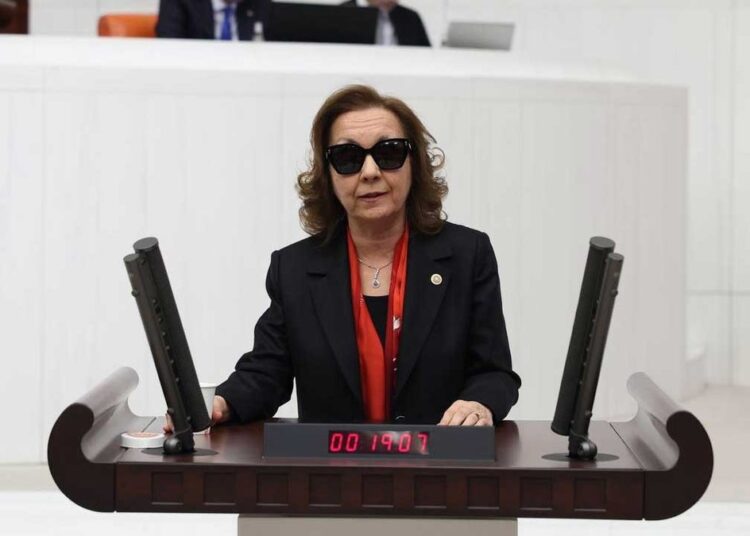 Gelecek Partisi Milletvekili Serap Yazıcı Özbudun, istifa etti: AK Parti’ye mi katılacak?