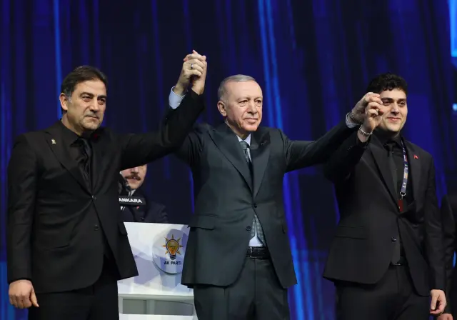 Partilerinden istifa eden 3 milletvekili, AK Parti’ye katıldı