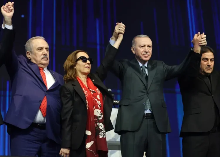 Partilerinden istifa eden 3 milletvekili, AK Parti’ye katıldı 1 Partilerinden istifa eden 3 milletvekili, AK Parti’ye katıldı