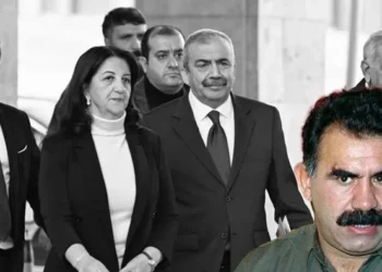 Mümtaz’er Türköne yazdı l Sözün gücü silahın ağırlığını aşınca