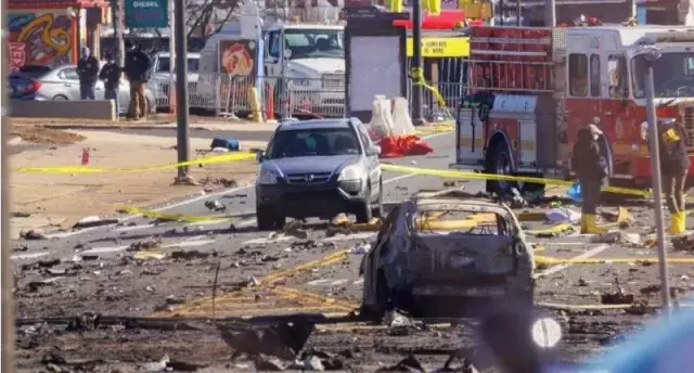 Brezilya’da facia: Uçak, trafikteki araçların üzerine düştü