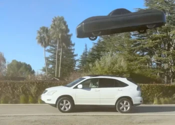 ‘Model A’ uçan araba ilk kez havalandı!