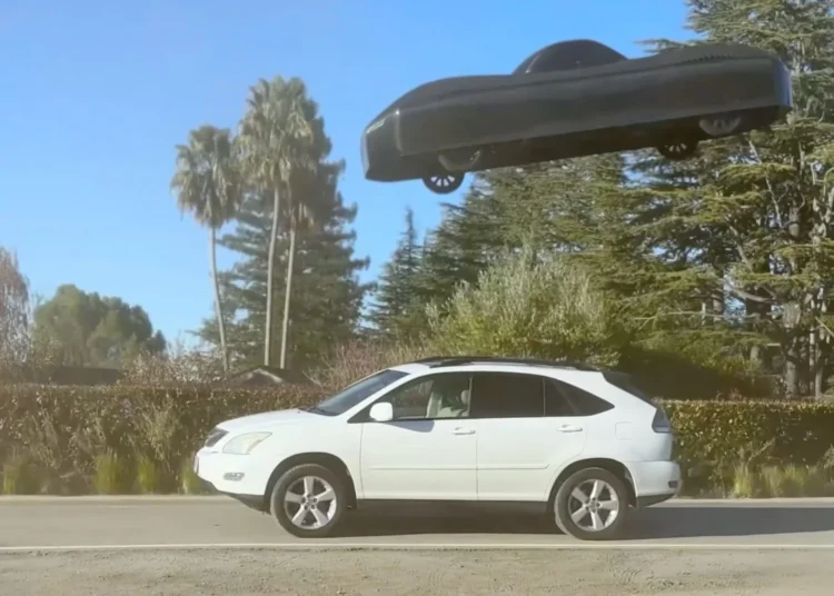 ‘Model A’ uçan araba ilk kez havalandı!